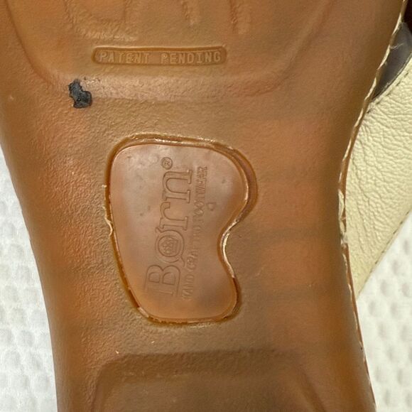 Born Cream Leather Women Sandals Thongs Flips - Picture 8 of 10